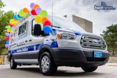 Cảnh sát Boston mua xe tải để phát kem miễn phí cho trẻ em