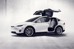 Hệ thống Autopilot của Tesla Model X đã cứu sống người như thế nào?