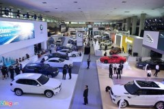 Người Việt dồn dập mua 28.000 ôtô trước tháng ngâu