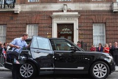 Đấu giá Range Rover của Hoàng tử Anh nhằm ủng hộ từ thiện