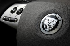 Jaguar Land Rover triệu hồi 54.000 xe do lỗi túi khí