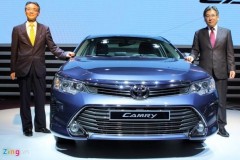 Toyota Camry hạ giá gần 100 triệu đồng trong tháng ngâu
