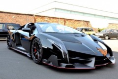 Lamborghini Veneno Roadster mới được rao bán với giá 122 tỷ đồng trên trang rao vặt