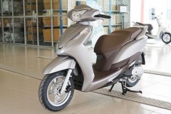 Honda Lead vượt xa Yamaha Nozza