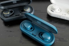 Samsung hoãn ngày lên kệ tai nghe không dây Gear IconX