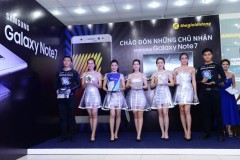 Thế Giới Di Động trao Galaxy Note 7 cho những khách hàng đầu tiên