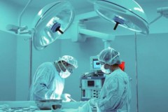 Bệnh nhân dễ chết nếu được phẫu thuật vào ban đêm