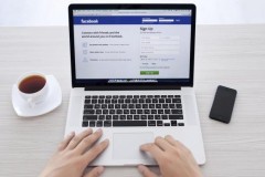 Cách "dọn dẹp" Facebook để không bị người khác soi mói