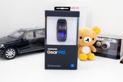 Galaxy Gear Fit 2 về Việt Nam giá 4 triệu đồng