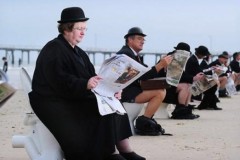 Không nên ngồi bồn cầu quá 3 phút