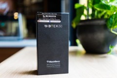 Khui hộp BlackBerry DTEK50 chính hãng đầu tiên tại Việt Nam