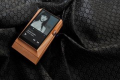 Máy nghe nhạc Astell & Kern 380 Copper giá 112 triệu về VN