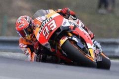 Pha vào cua không tưởng của Marc Marquez tại Brno MotoGP 2016