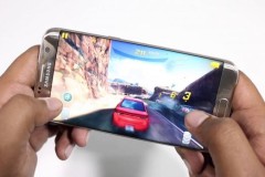 Samsung sẽ không sản xuất Galaxy S màn hình phẳng nữa?