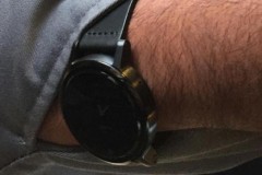 Smartwatch mặt kính tròn đầu tiên của Asus lộ ảnh thực tế