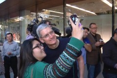 Tim Cook: Chưa có sản phẩm nào thay thế được Apple iPhone