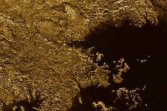 Tìm thấy dòng sông trên mặt trăng của sao Thổ