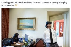 Tổng thống Obama thích thú khi dùng kính thực tế ảo của Samsung