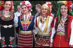 Chợ bán cô dâu tại Bulgaria, chỉ cần trả giá tốt sẽ có cô dâu mang về