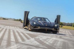 Chiêm ngưỡng Koenigsegg Agera RS Naraya dát vàng của thiếu gia Thái Lan