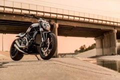 Ducati XDiavel độ thân nhôm nguyên khối bởi thợ Mỹ