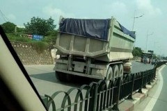 Xử lý nghiêm xe tải vượt đèn đỏ, chạy ngược chiều