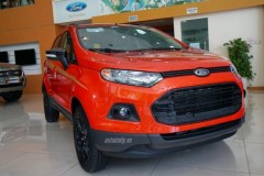 Ford EcoSport Titanium Black Edition giá 654 triệu đồng tại đại lý