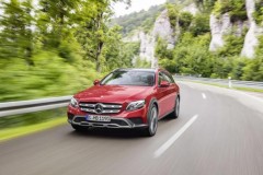 Mercedes-Benz ra mắt E-Class có khả năng off-road
