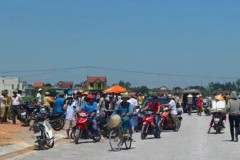 Va chạm với ôtô, phó giám đốc trung tâm dạy nghề tử vong