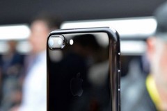 iPhone 7 cháy hàng phiên bản Jet Black, giá có thể lên tới 60 triệu đồng