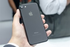 iPhone 7 Jet Black "kinh tởm" đến mức nào khi trưng bày trong Apple Store?