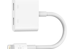 Thêm giải pháp cho iPhone 7 vừa nghe nhạc vừa sạc pin
