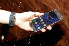 3 smartphone Android có thể chống nước đạt chuẩn IP67, IP68