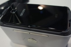 Alcatel Idol 4 Pro chạy Windows 10 Mobile sẽ bán kèm kính VR