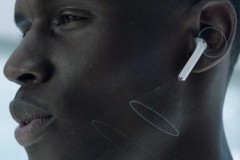 Apple bán tai nghe không dây AirPods với giá 159 USD