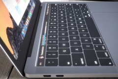 Apple đang cân nhắc bỏ jack tai nghe trên MacBook Pro