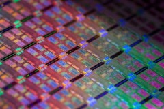 Chip Intel dành cho smartphone có hiệu suất vượt máy tính