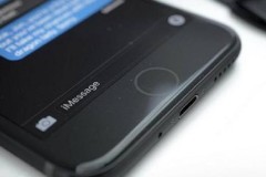 Choáng váng khi thấy 3 người Việt đã sở hữu iPhone 7 giá 99 triệu đồng
