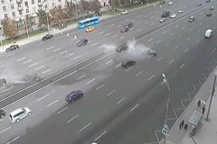 Clip xe của Tổng thống Nga Putin bị đâm nát đầu, tài xế tử vong