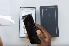 Đập hộp iPhone 7, 7 Plus màu đen bóng và đen nhám
