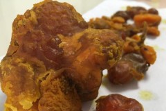 Dị vật trong bụng gà có thể trị giá hàng trăm nghìn USD