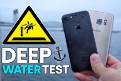 Đọ khả năng chống nước giữa iPhone 7 với Samsung Galaxy S7 và cái kết bất ngờ