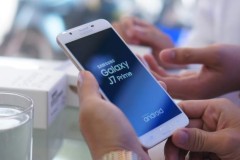 Galaxy J7 Prime lên kệ rầm rộ, giá 6,3 triệu đồng