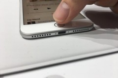 Giải pháp của Apple dành cho người dùng iPhone 7 vừa nghe nhạc vừa sạc