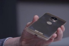 Hết đả kích Galaxy Note 7, Motorola lại chế giễu iPhone 7