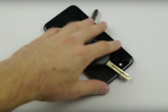 iPhone 7 Jet Black có dễ trầy hay không?