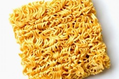 Lý giải nghi vấn tác hại của dầu chiên mì ăn liền