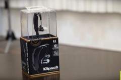 Mở hộp R6 Bluetooth – tai nghe không dây đầu tay của Klipsch