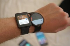 Motorola đã từng "thử sức" với smartwatch mặt kính vuông