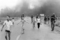 Phản hồi của Facebook Việt Nam về vụ “Em bé Napalm”